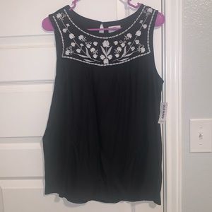 Black and white old navy shirt